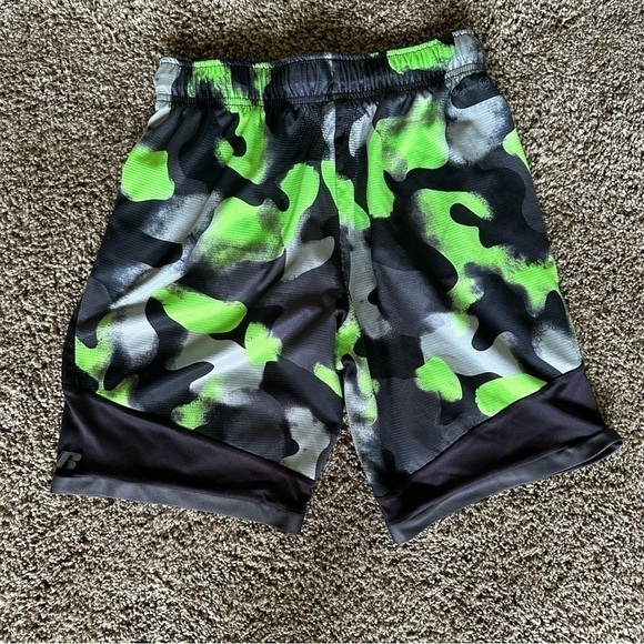 Russell boys athletic shorts XL 14-16 black green gray - Picture 5 of 6